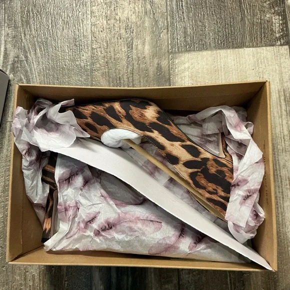 Jessica Simpson Leopard Print Pointed Toe D'Orsay Pump Size 7.5 - Picture 15 of 16